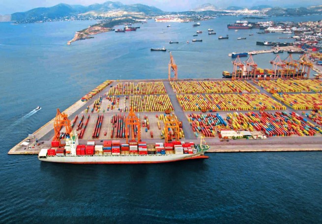Порт Пирей превзошел Валенсию по контейнерным перевозкам