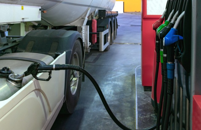 Цена на дизельное топливо упала ниже 1,4 евро за литр