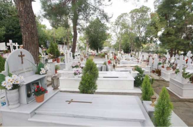 Cemetery of Athens: unknown plundered the columbarium, taking the remains with them