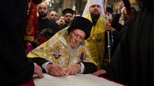 Греческие епископы рассмотрят вопрос о признании украинской церкви