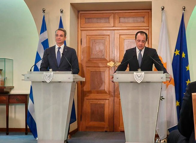 Премьер-министр Мицотакис встретился в Никосии с президентом Кипра Христодулидисом