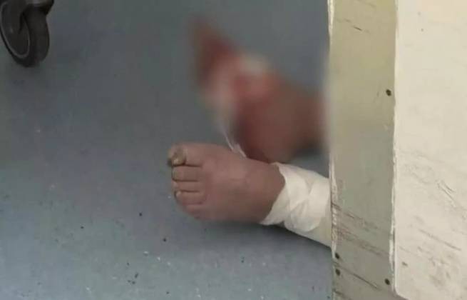 Салоники: несколько часов пролежал окровавленный больной на полу клиники «Агиос Павлос»