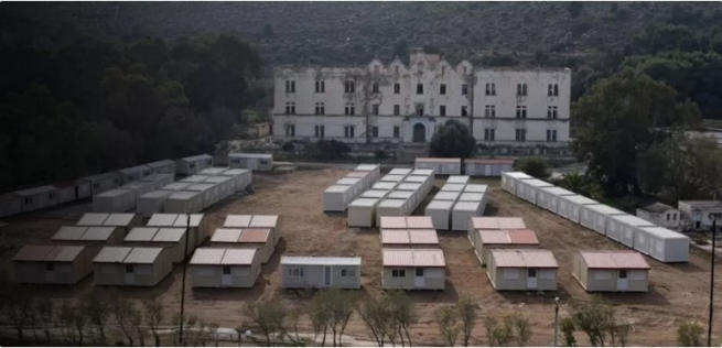 Для решения проблемы беженцев греческое правительство обращается к собественным Вооруженным Силам