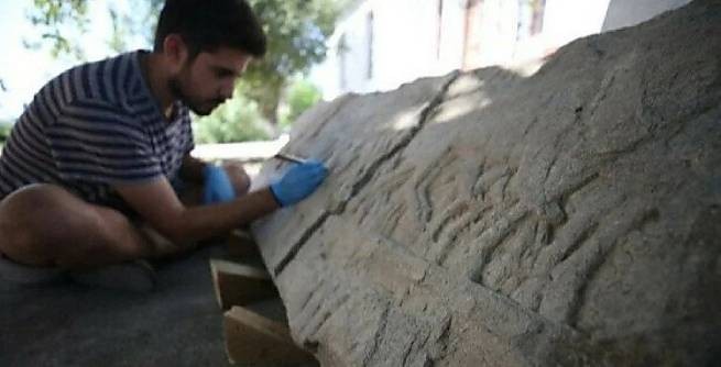Античные барельефы с изображением эпизода греко-персидской войны найдены в Турции
