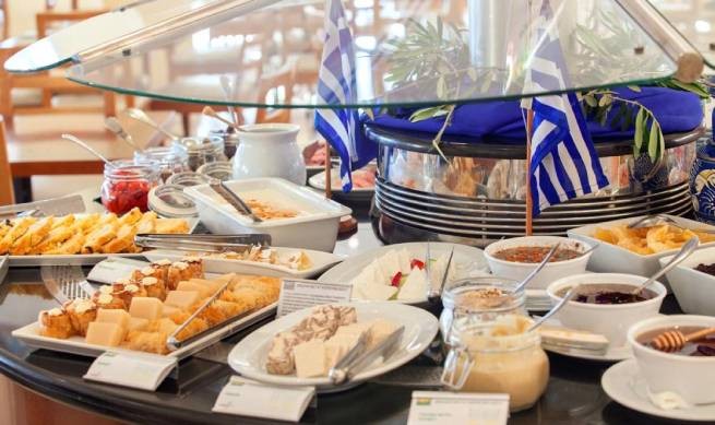 Почему программа &quot;Греческий завтрак&quot; не поддерживается большинством отелей страны