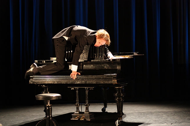 Circo Aereo &amp; Thomas Monckton с шоу «Пианист» в «Мегаро музикис» 11 и 12 марта