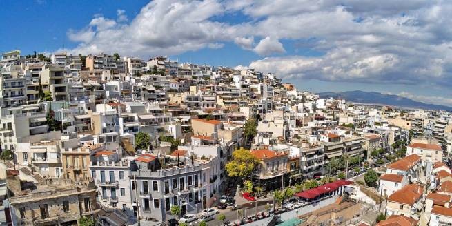 Дорогая недвижимость: греки тратят более половины своего дохода на жилье