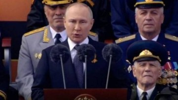 Путин выступил с речью на Красной площади