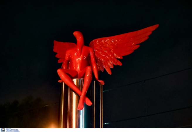 "Красный ангел" покинет Грецию?