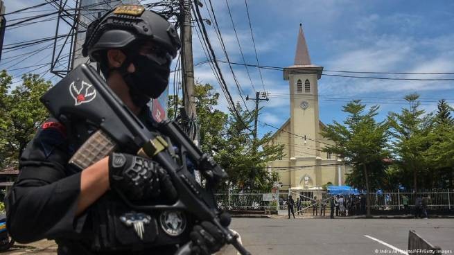 Индонезия: теракт возле церкви