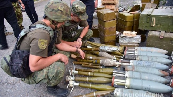 Три добровольческих батальона в Украине, сдали тяжелое оружие
