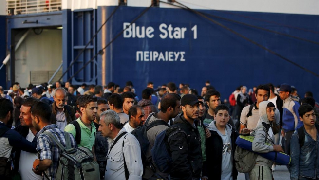 ЕС‬ в ужасе: несколько тысяч мигрантов высадились в Афинах.