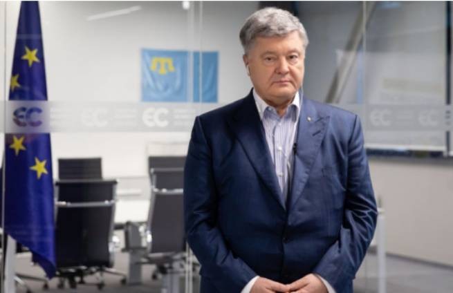 Экс-президенту Украины не разрешили покинуть страну