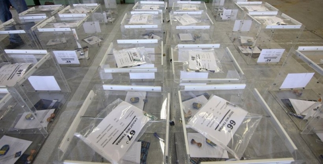 За Мицотакиса готовы голосовать 27% греков, "против всех" - 45%