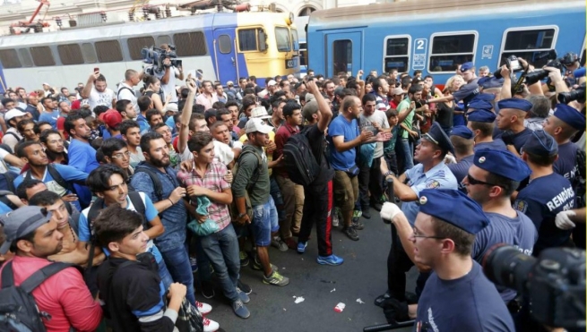 Кризис беженцев: Австрия разместит войска на границе с Италией
