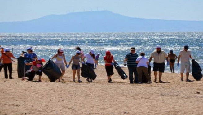 Сегодня Всемирный день уборки пляжей