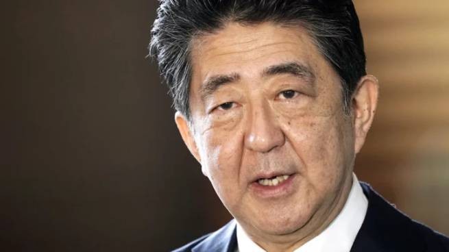Экс-премьер Японии Синдзо Абэ скончался