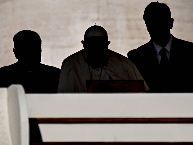Папа Римский просит Запад не изолировать окончательно Путина