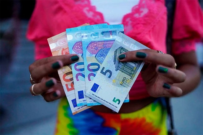 Афины «наполняли» фальшивыми банкнотами – два ареста