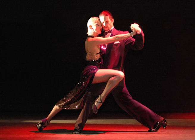С 20 по 25 апреля в «Димотико Феатро» в Пирее Gustavo Russo Company Tango Seduccion & Tango Revolucion