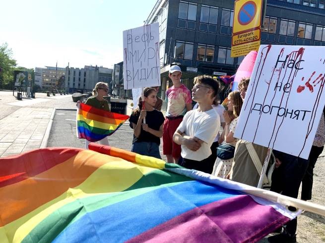 &quot;Движение ЛГБТ&quot; в России отныне под запретом (видео)