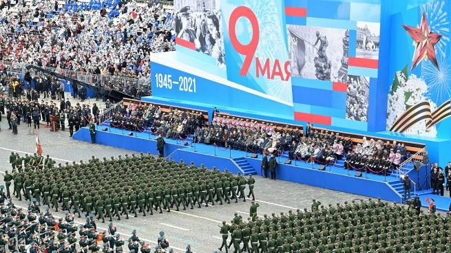 Россия: военный парад на Красной площади