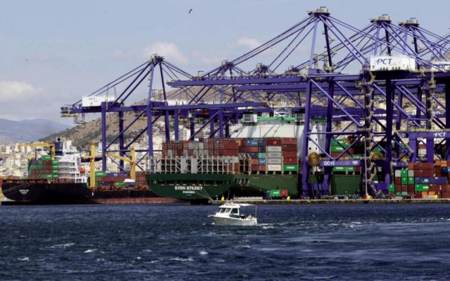 В греческом порту принадлежащем китайской компании Cosco, наблюдается заметное затишье