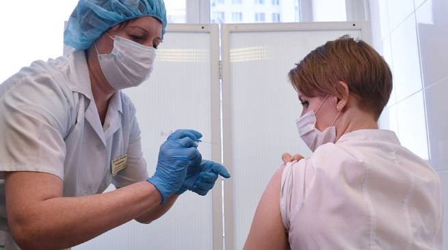 Можно ли заразиться от вакцины? Отвечает специалист
