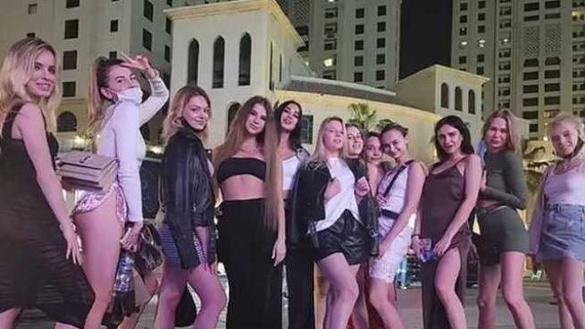 Украина: после 8 дней «отдыха» в Дубае ню-модели делятся впечатлениями