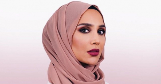 Модель L'Oreal в хиджабе запретили