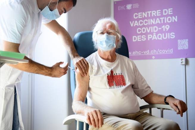 Швейцария: побочные явления и 16 смертельных исходов - анализ исследований последствий вакцинации