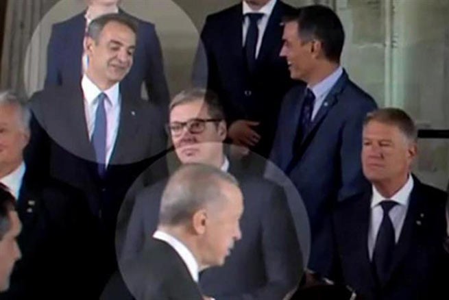 Мицотакис и Эрдоган обвиняли друг друга на саммите в Праге