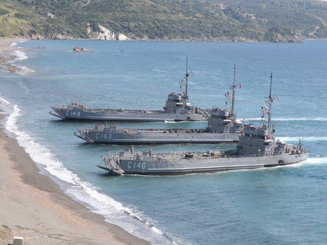 Эрдоган пытается ужаснуть Грецию, Россию и Сирию мощью своего флота
