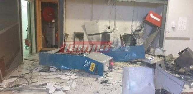 Вооруженные грабители взорвали три банкомата в Патрах