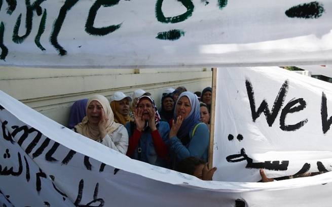 Беженцы протестуют против новых немецких рамок для воссоединения семей