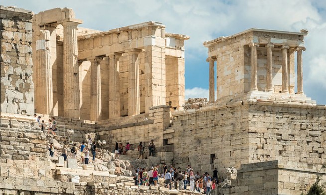 Спасите Акрополь от туристов! Меры, которые необходимо принять