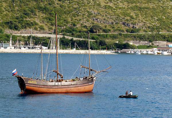 У берегов Греции села на рифы деревянная ладья с мощами адмирала Ушакова