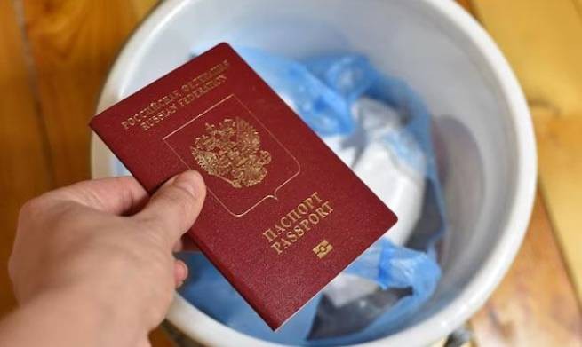 4306 человек человек отказались от российского гражданства в прошлом году
