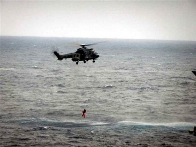 Вертолет береговой охраны Греции спас российских яхтсменов потерпевших бедствие на Хиосе