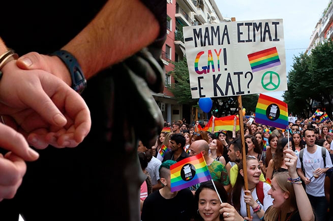 Четверо арестованы за нападение во время гей парада в Салониках