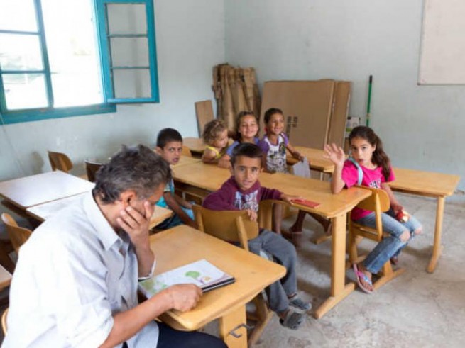ООН: 4.656 детей беженцев на греческих островах, из них 75% без образования