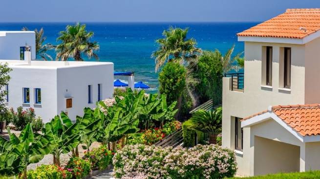 Немцы покупают недвижимость на морском побережье Греции