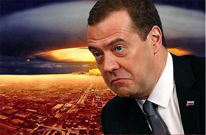 Медведев заявил о ядерном ударе в случае войны с НАТО