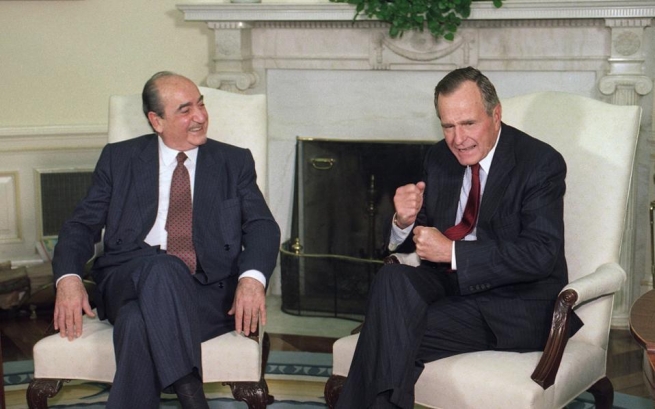 Джордж Буш - старший сожалеет о смерти Константиноса Мицотакиса
