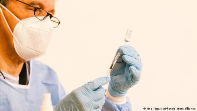 Welt назвала Грецию самой жесткой страной по ​​отношению к вакцинации