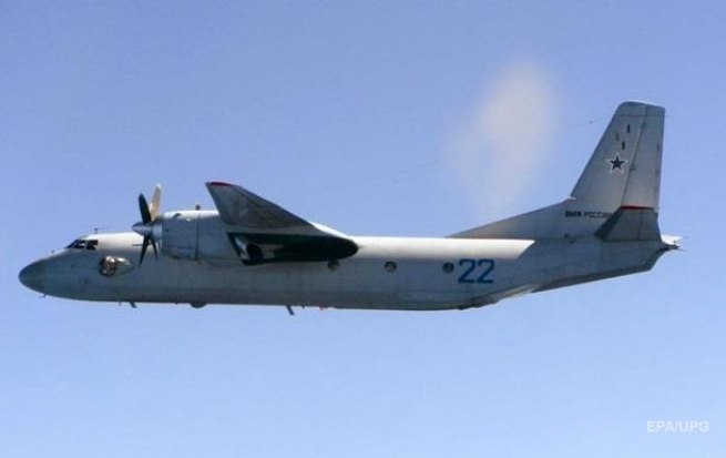 Российский военно-транспортный самолет Ан-26