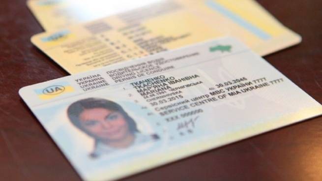 В ЕС действуют специальные правила использования украинских водительских удостоверений для беженцев