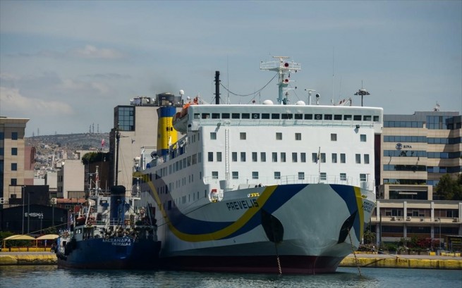 В порту Карпатос получило повреждение судно с 82 пассажирами