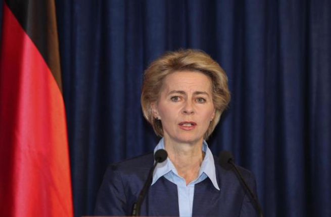 Министр обороны Германии: переговоры с Грецией должны продолжаться