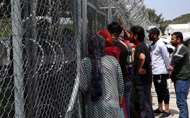 Греция: В лагере Мория уже 7500 человек
